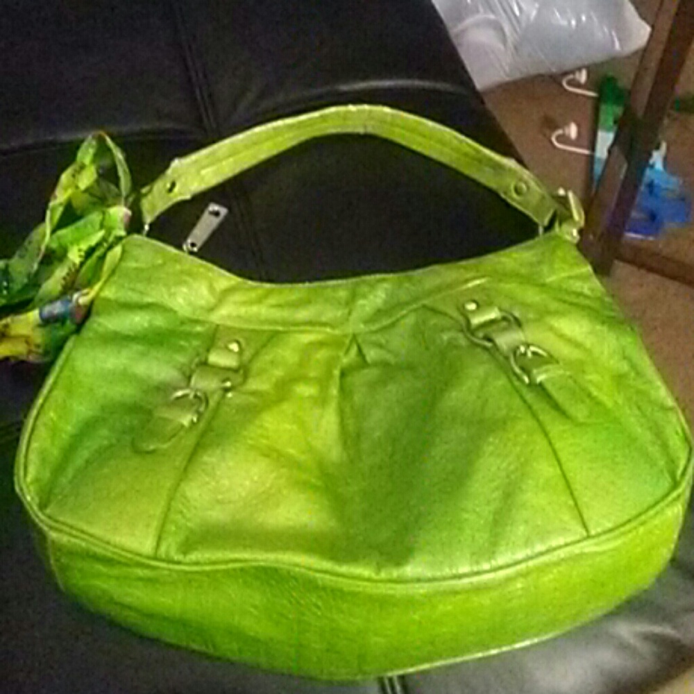 Light green shoulder purse